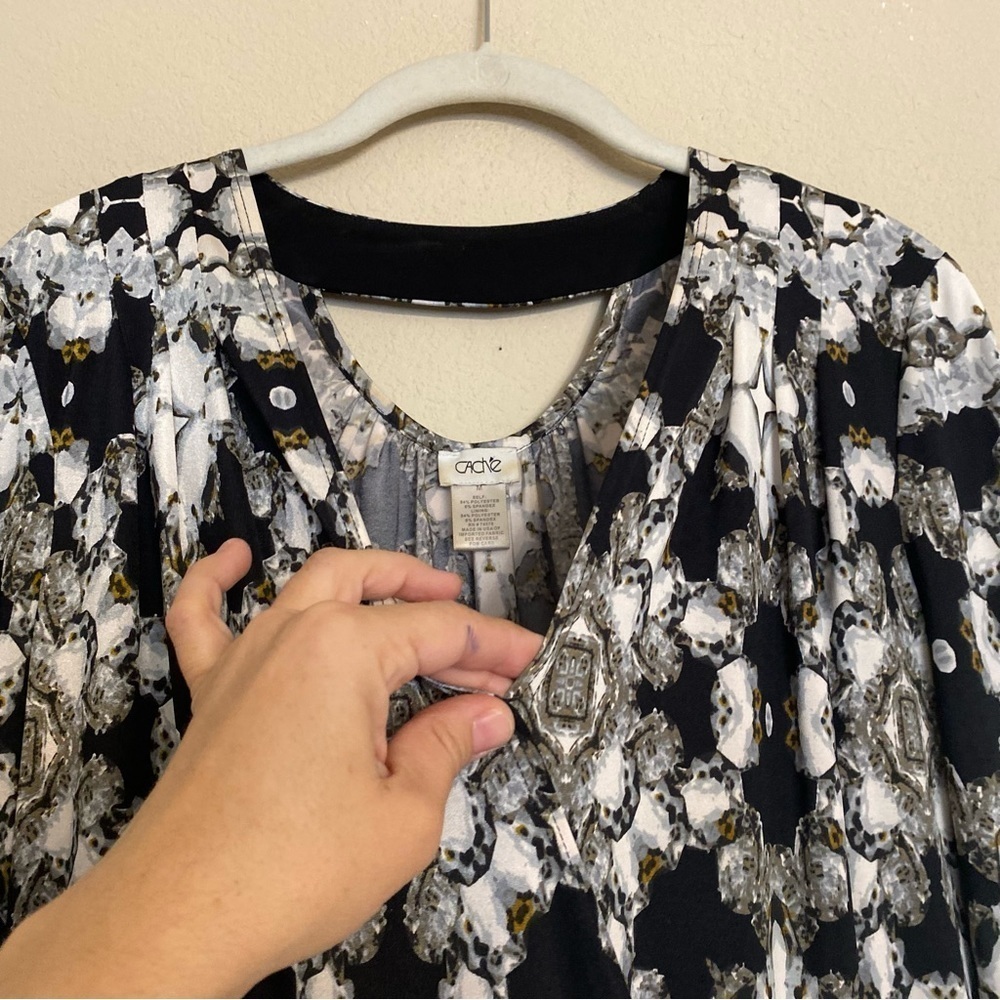 Vintage CACHE Geometric Jewel Black White Gray Print Drape Dress Size M Cocktail - Picture 5 of 16